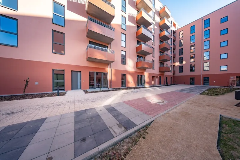 Neubau mit Fußbodenheizung im Erstbezug / WBS bis 180 — photo 1